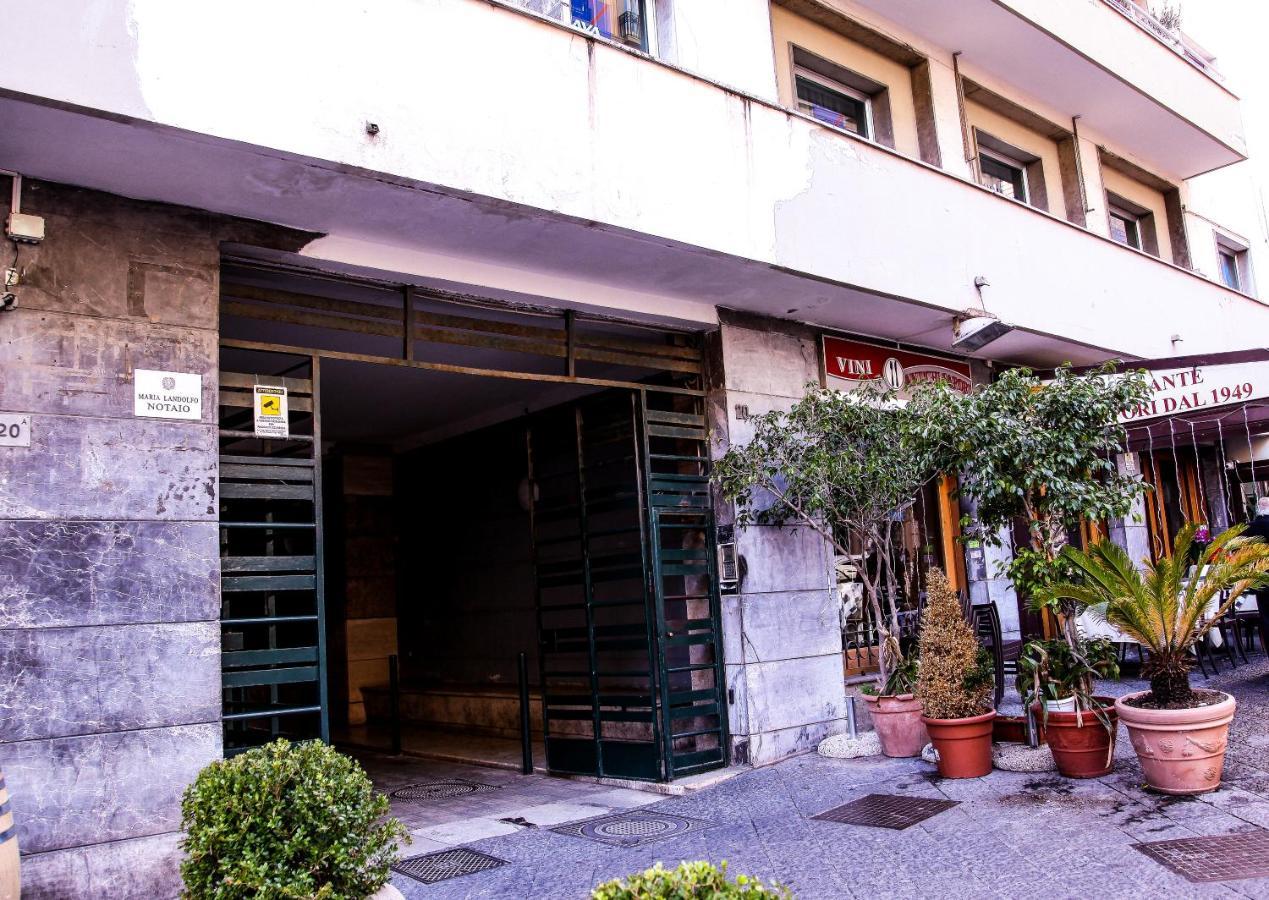 Well Come - Palazzo Reale Hotel Napels Buitenkant foto